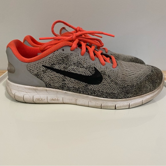 NIKE Free • 6.5 Y • equiv. to 8 women’s - Picture 3 of 14